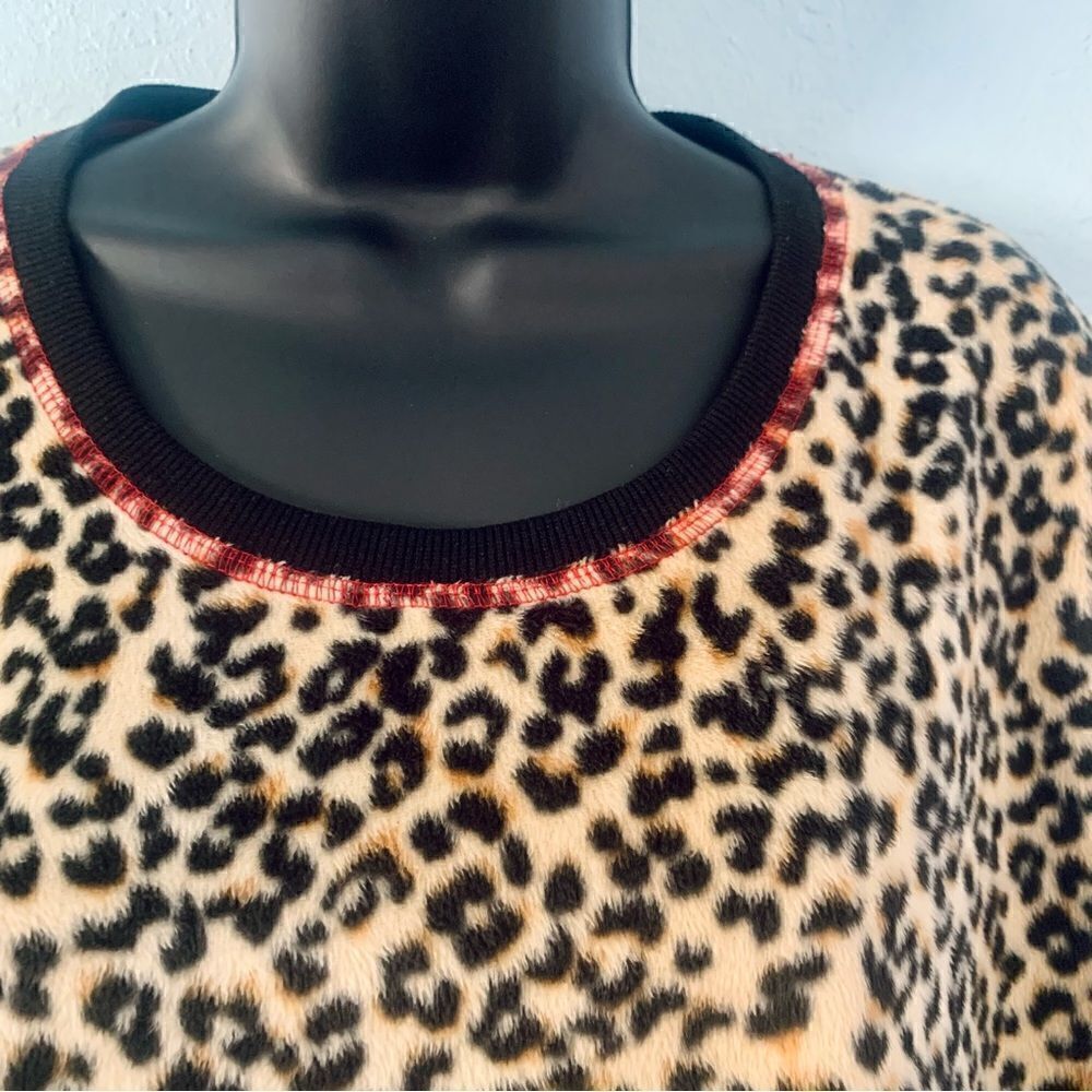 PJ Essentials Cheetah Print Fleece Pullover Top Size Large - Picture 2 of 8